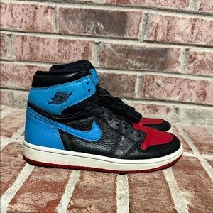 Kids Jordan 1 Retro High NC to CHI OG Sneakers size 7